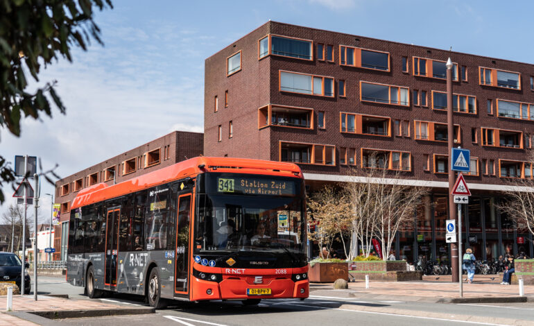 Vervoerregio Amsterdam zet grote stap in de streek: bijna alle bussen straks elektrisch