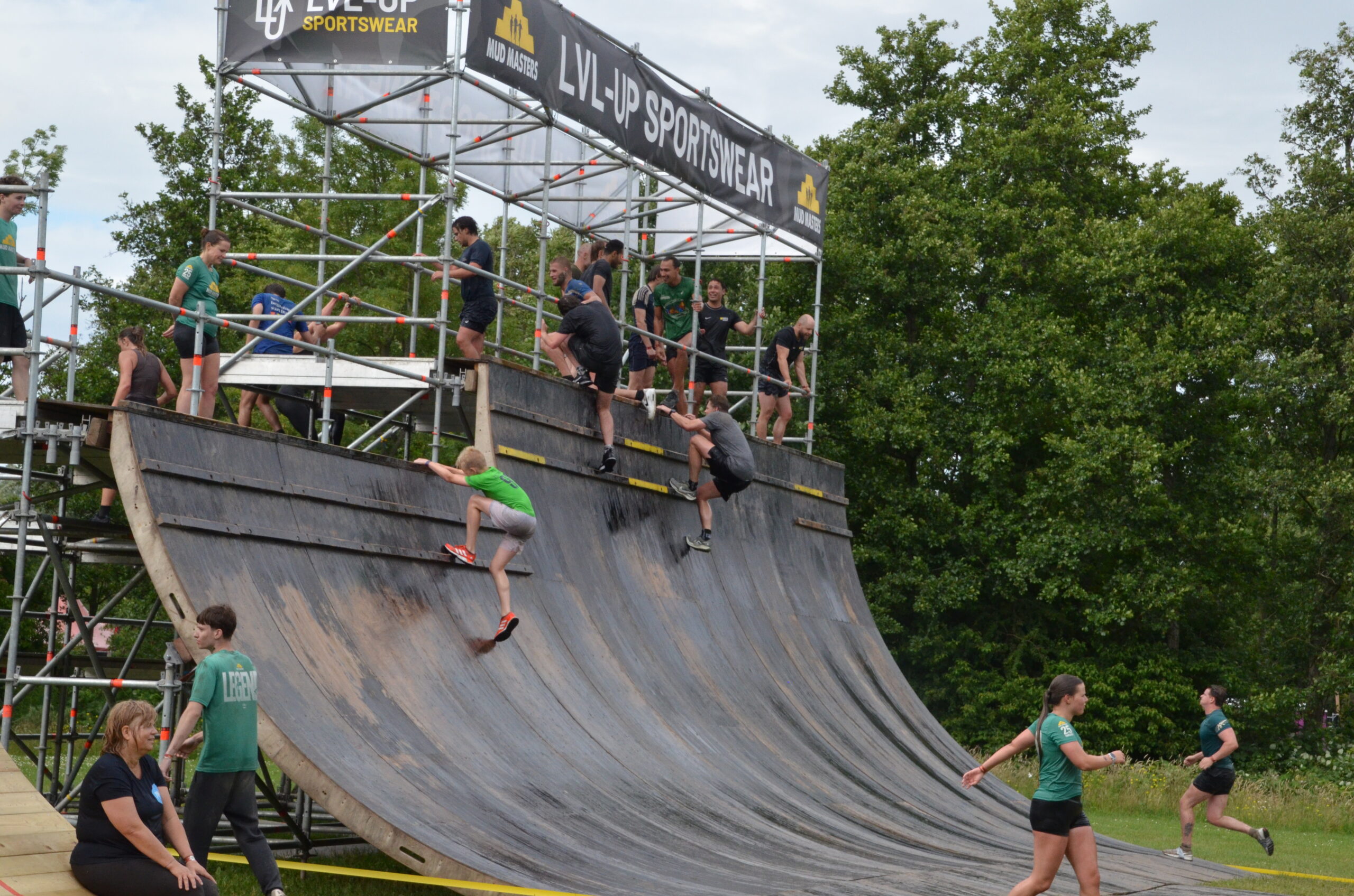 Duizenden bikkels trotseren modder tijdens Mud Masters Haarlemmermeer