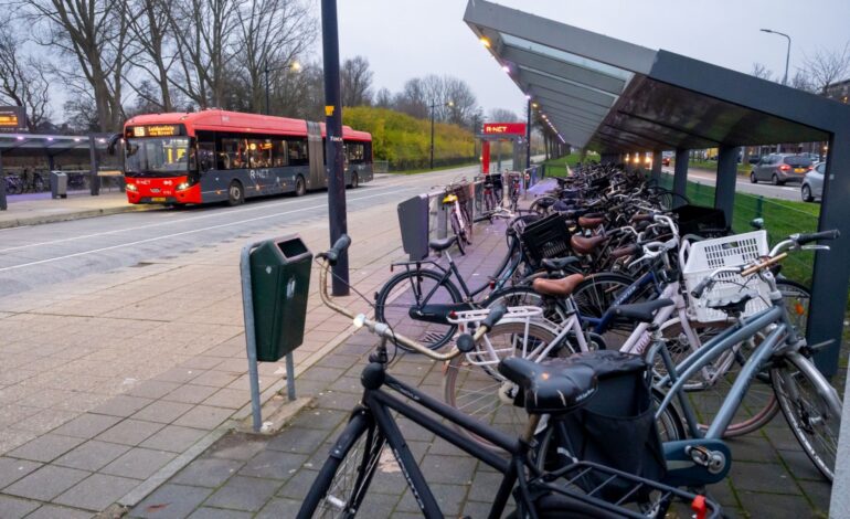 Werkzaamheden aan HOV-busbaan in Nieuw-Vennep