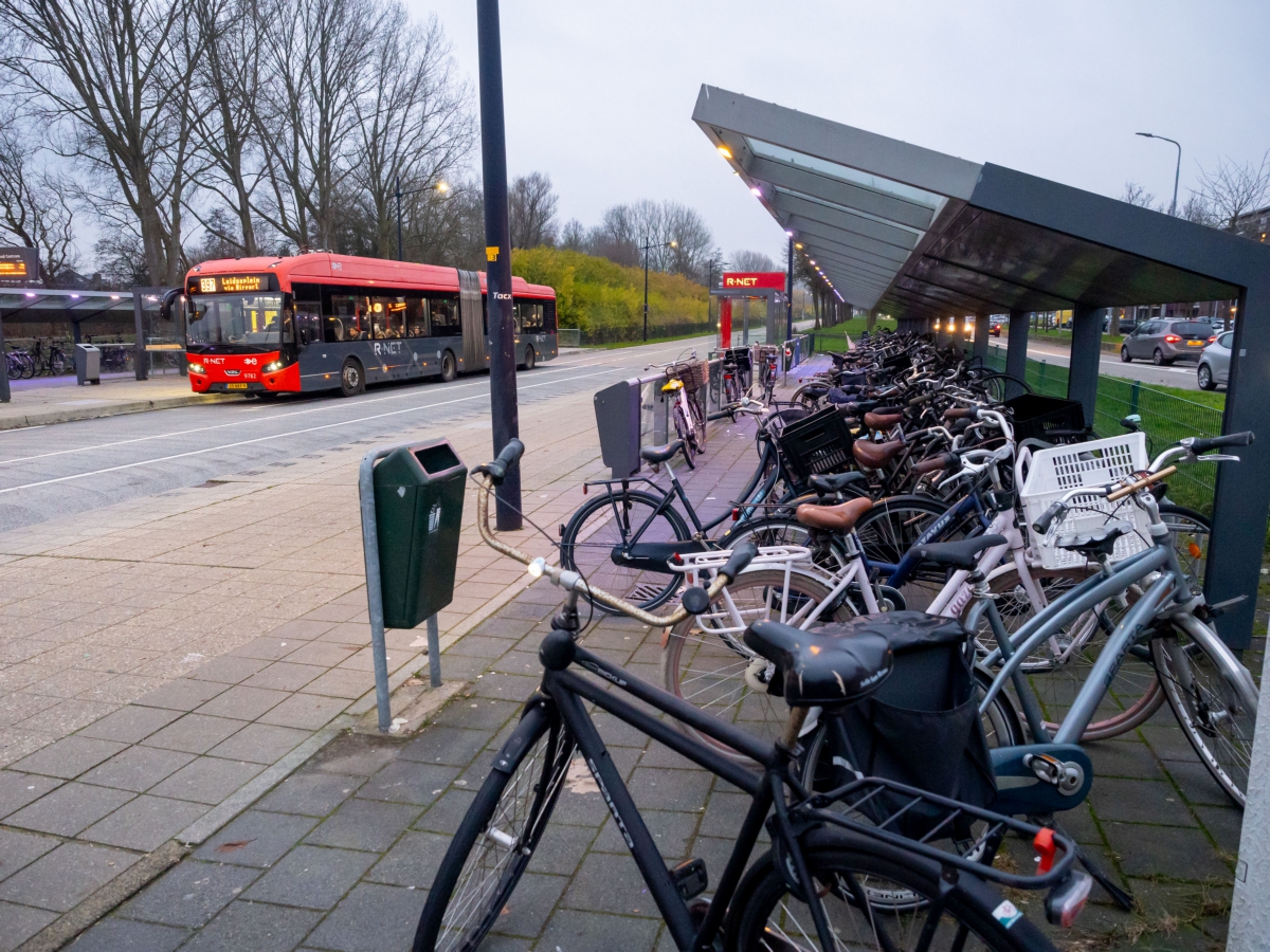 Werkzaamheden aan HOV-busbaan in Nieuw-Vennep