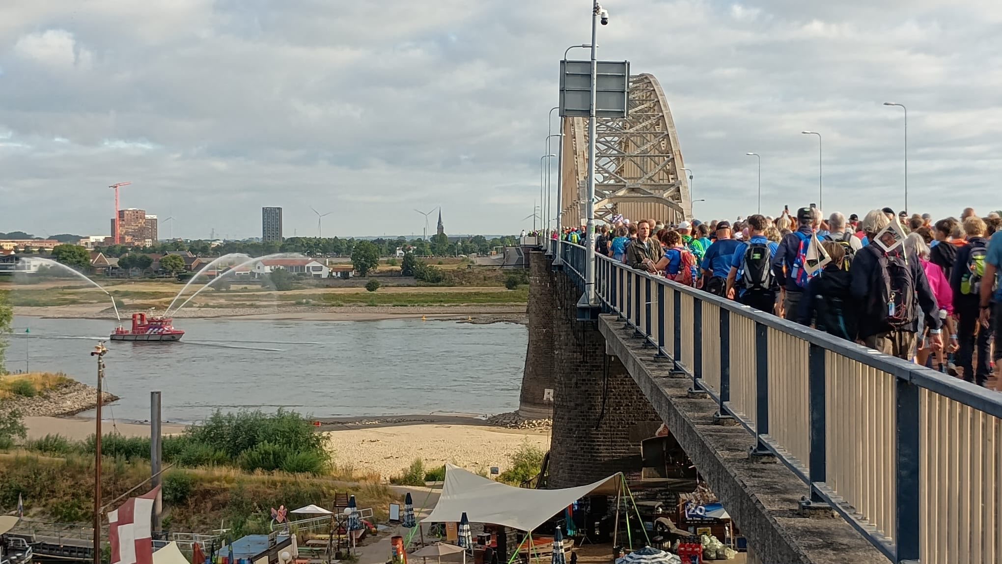 Wandelaars uit Haarlemmermeer begonnen aan de Nijmeegse Vierdaagse