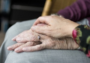 Casemanager dementie helpt bij vragen en keuzes