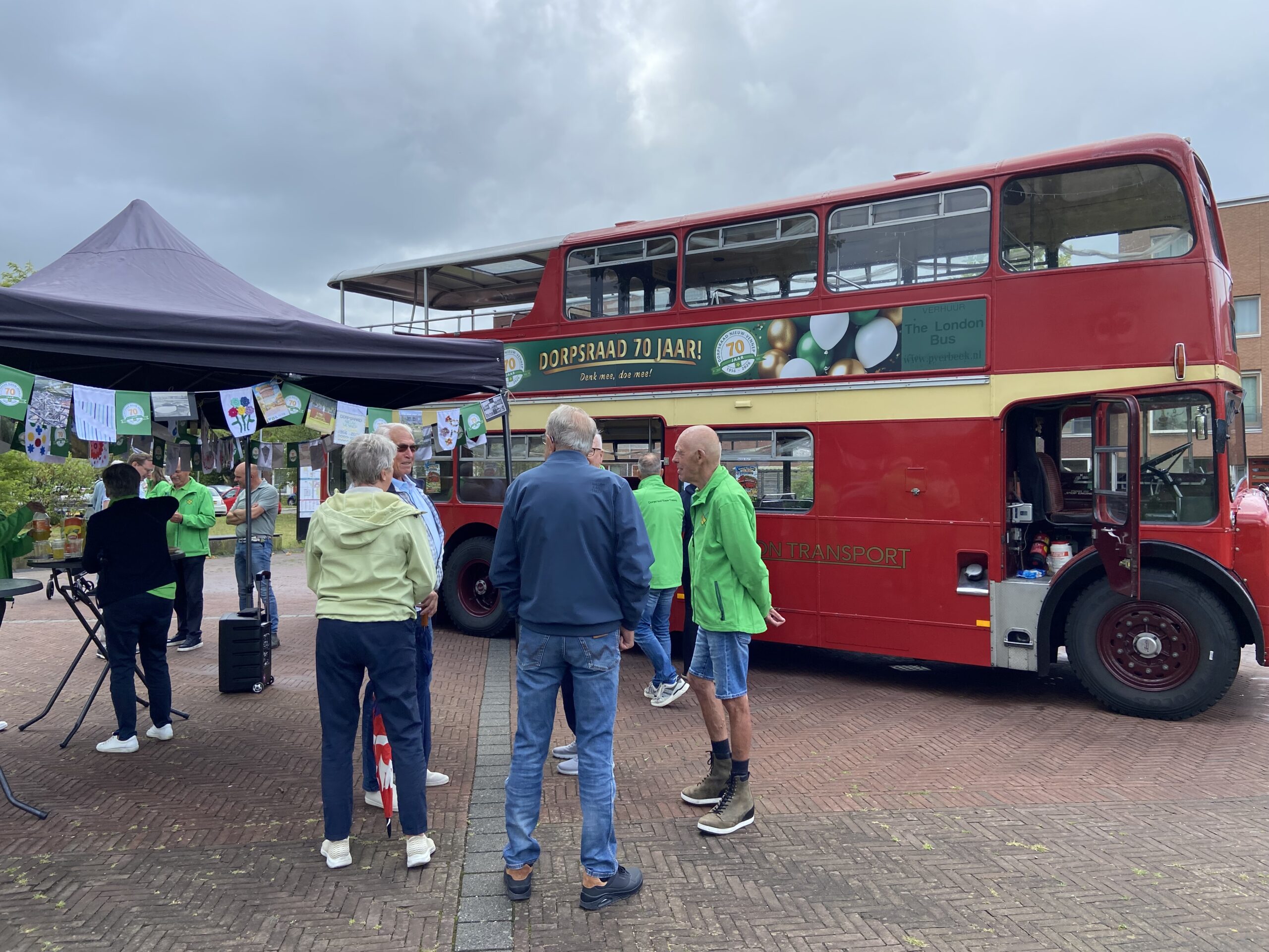 Jubilerende Dorpsraad Nieuw-Vennep op toernee