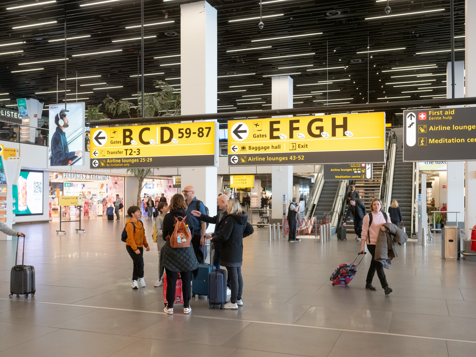 Nieuwe Privium-lounge op Schiphol geopend