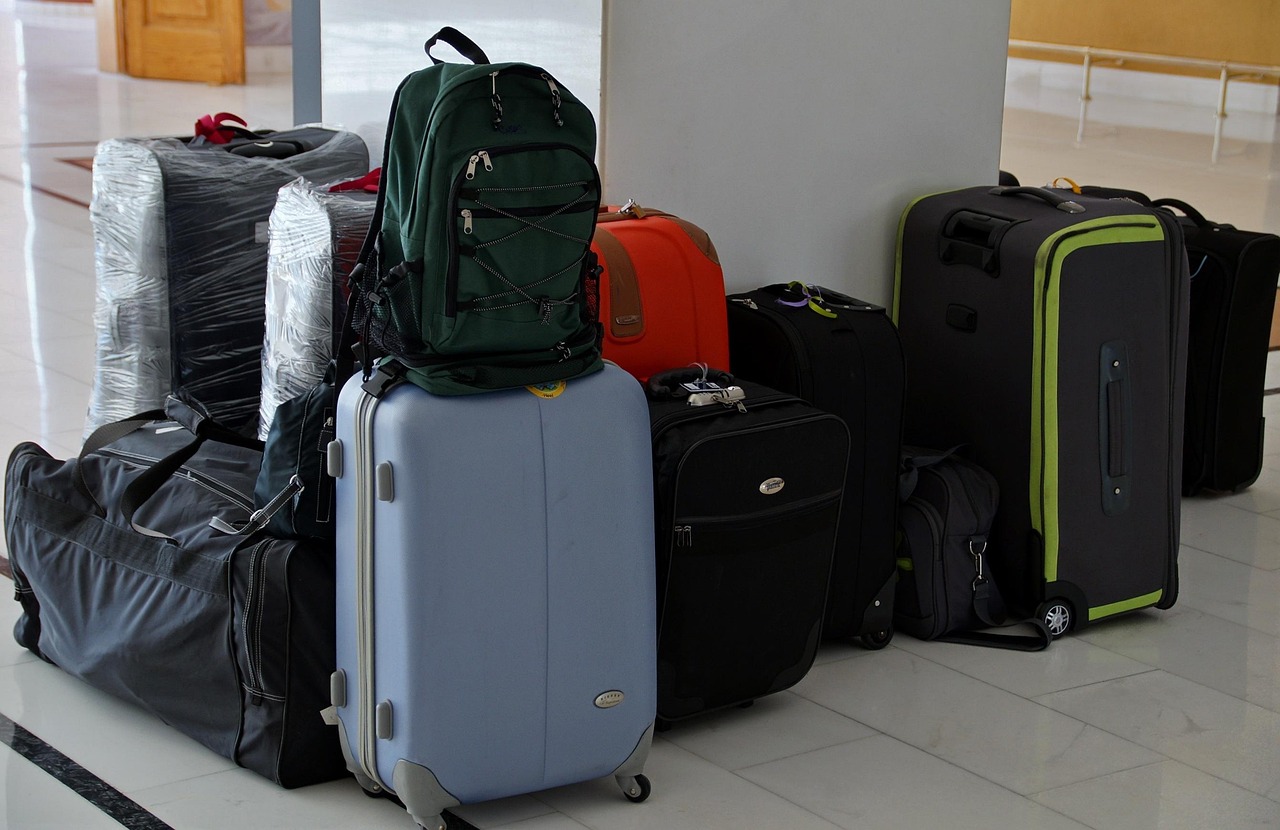 Van Schiphol naar de veiling: wat zit er in die mysterieuze koffers?