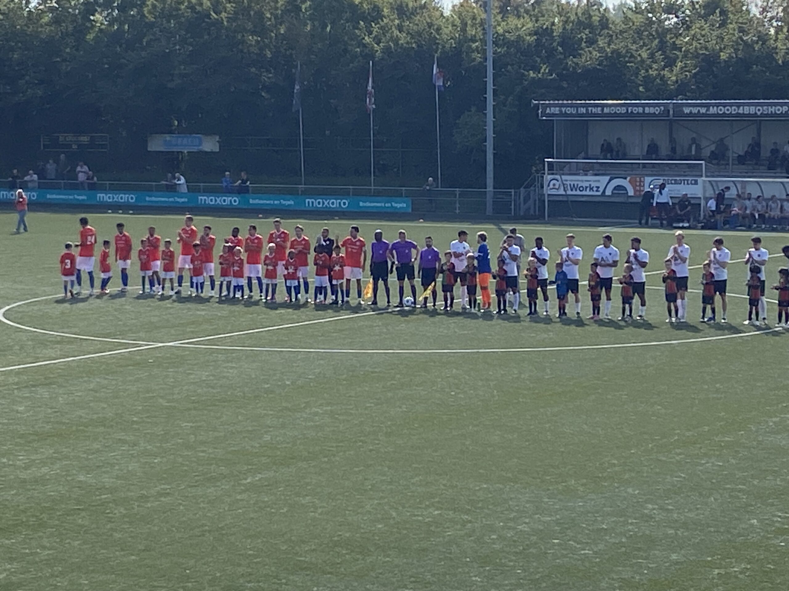 Hoofddorp wint in vermakelijke derby van FC Aalsmeer