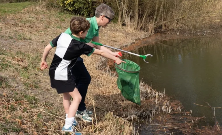 Haarlemmermeer bindt strijd aan met afval in Ringvaart tijdens World Cleanup Day