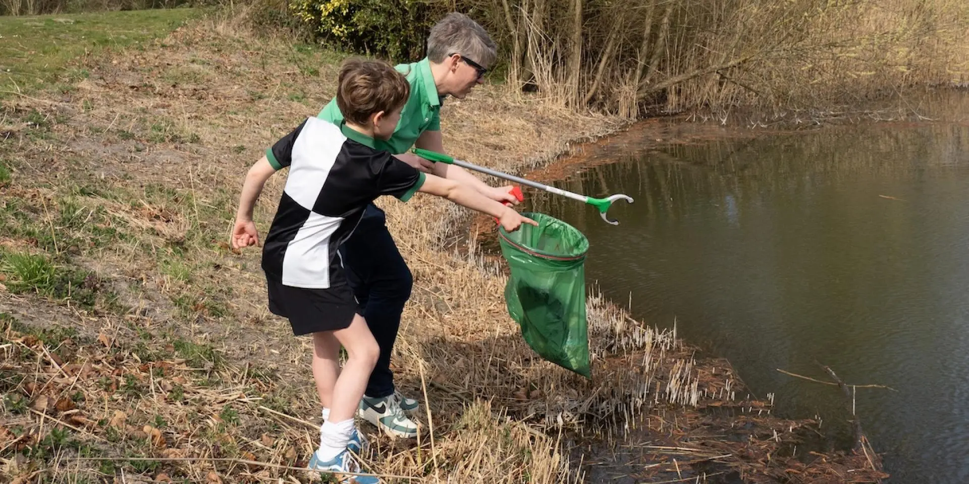 Haarlemmermeer bindt strijd aan met afval in Ringvaart tijdens World Cleanup Day