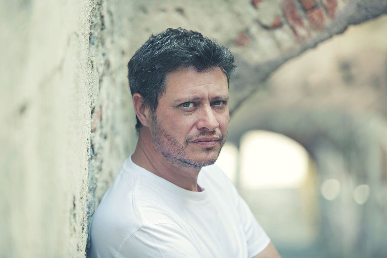 Jonathan Dassin brengt chansons van vader Joe Dassin naar Hoofddorp
