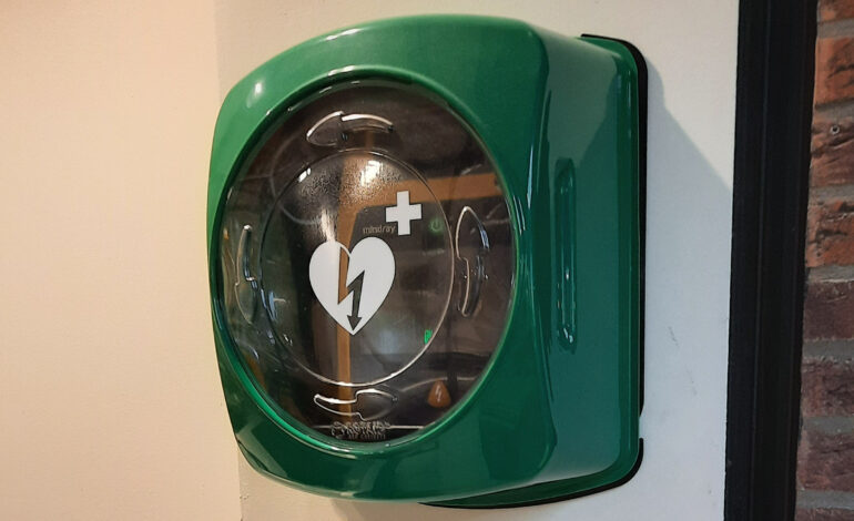 Dertig nieuwe AED’s in Haarlemmermeer in  jaar tijd