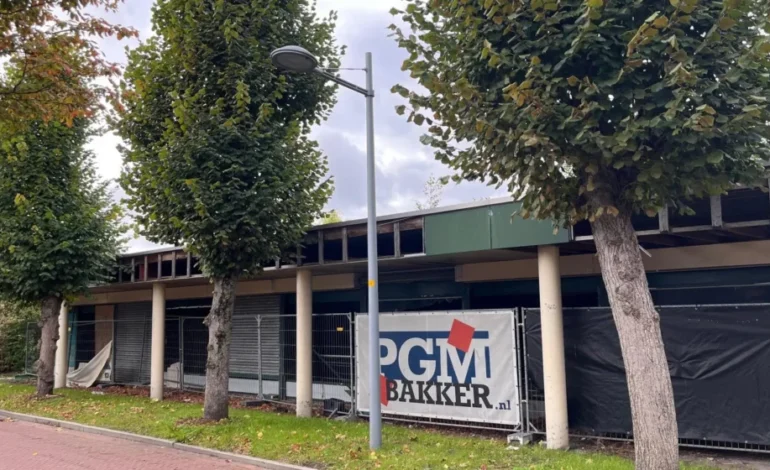 Vervallen pand in centrum Nieuw-Vennep gaat tegen de vlakte: sloop kost tot 35.000 euro